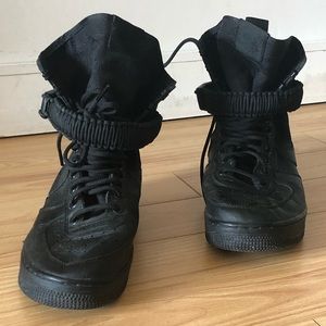 Nike men’s leather ankle boots